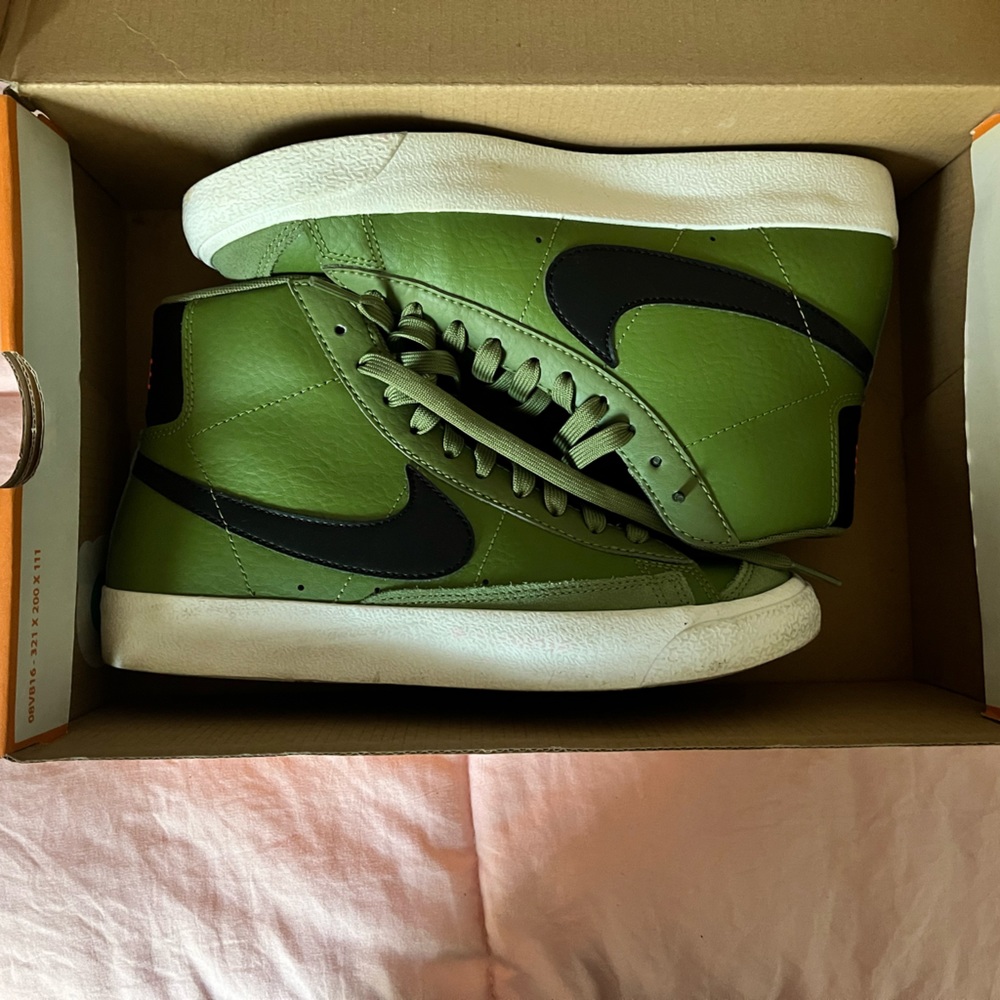 NIKE BLAZZERS MID’77